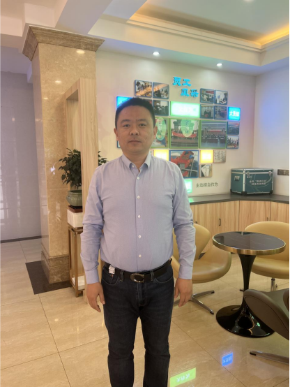 銷售之星袁燦：勇往直前，譜寫亮麗業(yè)績篇章